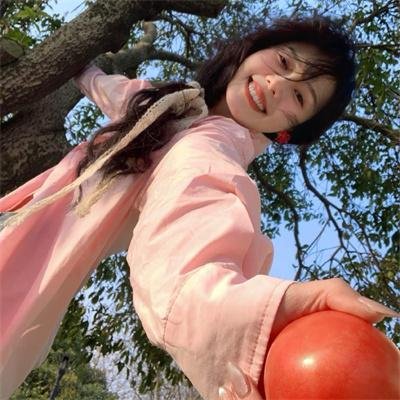 还是很爱她海报